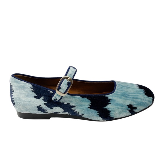 LE MONDE BERYL NAVY / LIGHT BLUE HANDMADE VELVET MARY JANE FLATS - Picture 2 of 7